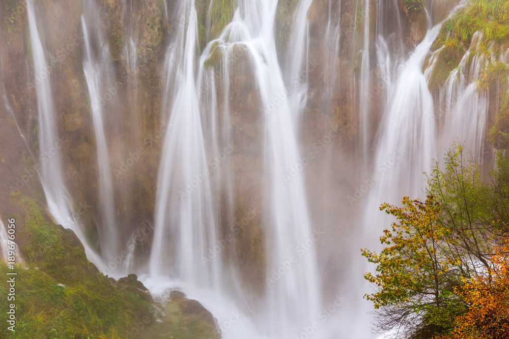 Fototapeta premium Waterfalls, Plitvice National Park, Croatia