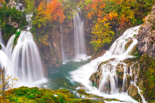Fototapeta Naklejka Na Ścianę i Meble -  Waterfalls, Plitvice National Park, Croatia