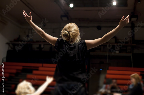 Fotografia, Obraz actress rehearsing in theater