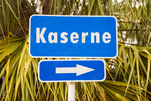 Schild 272 - Kaserne