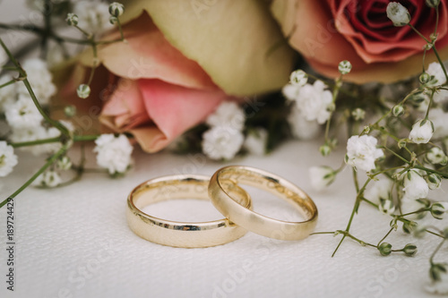 wedding rings macro close up 