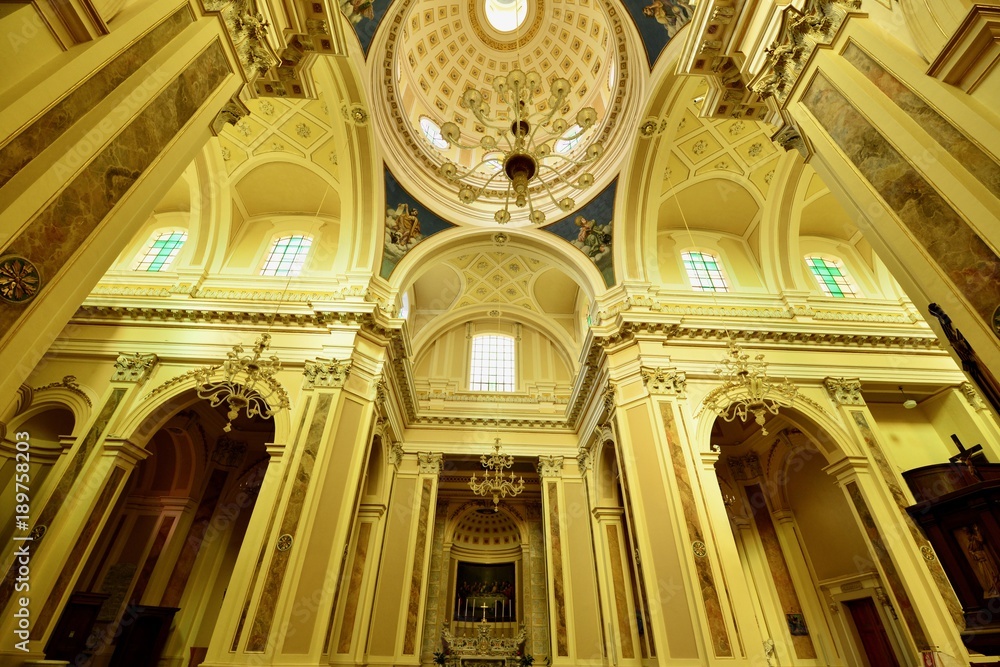イタリアのロコロンドの教会