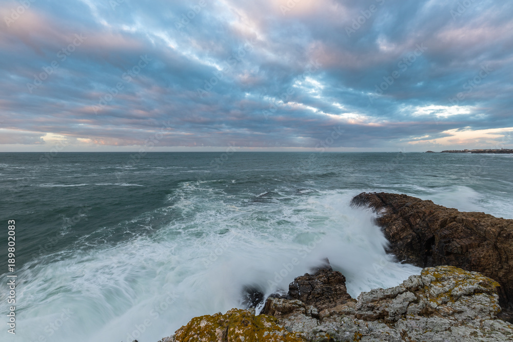 the sea crashes hard on the coasts of Galicia, with beautiful impressive waves, worthy of contemplation