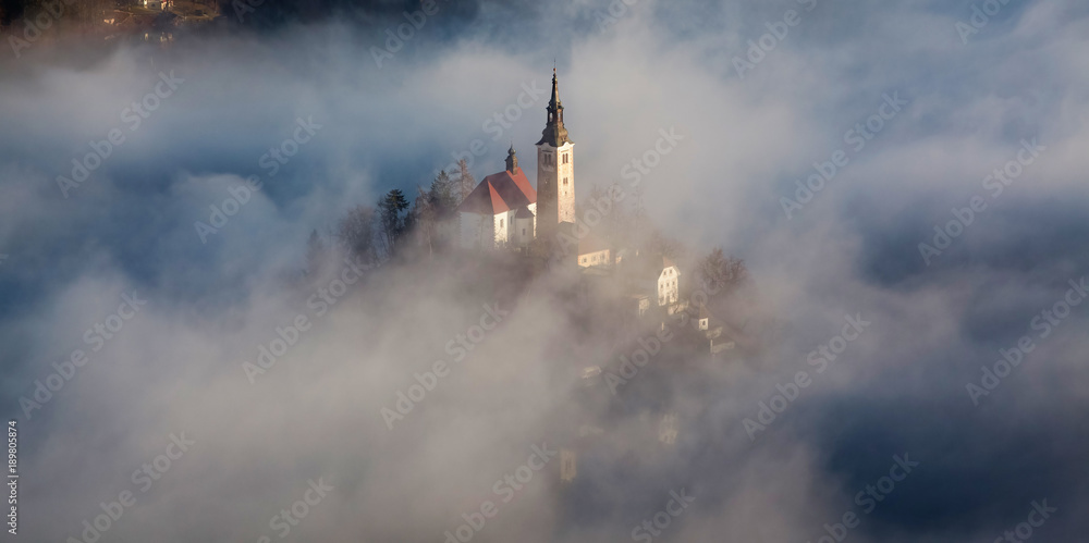 Obraz premium amazing sunrise at lake Bled from Ojstrica viewpoint, Slovenia, Europe - travel background