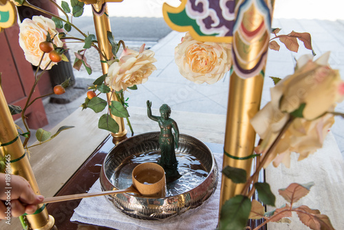 花祭り（お釈迦様に甘茶をかける）