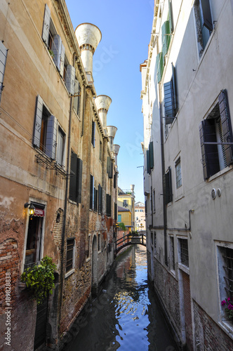 Narrow canal of Venice © momo_leif