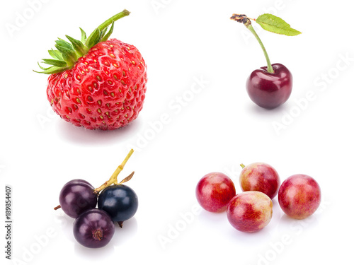 Fototapeta Naklejka Na Ścianę i Meble -  Collection of berries on white