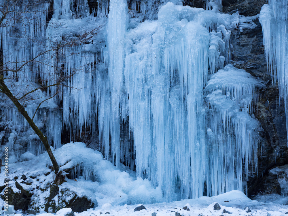 Naklejka premium 三十槌の氷柱