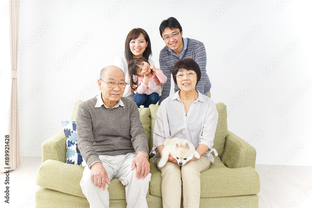 三世代 ファミリー 集合写真イメージ