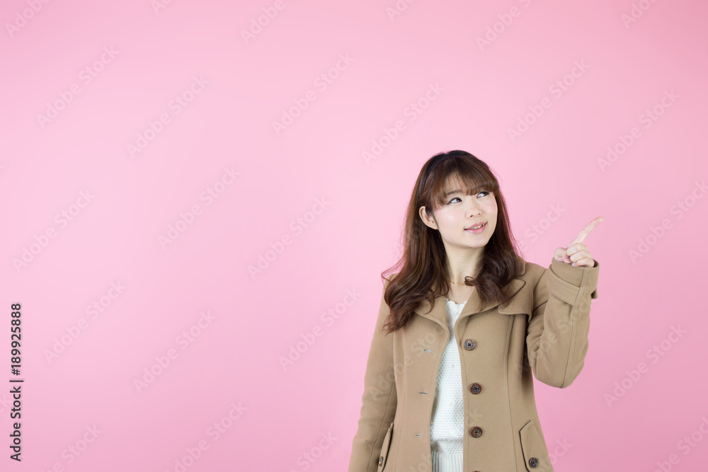 コート・女性(ピンクバック) コート・女性(ピンクバック)