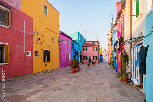 Fototapeta Naklejka Na Ścianę i Meble -  famous colorful buildings in Burano, Italy