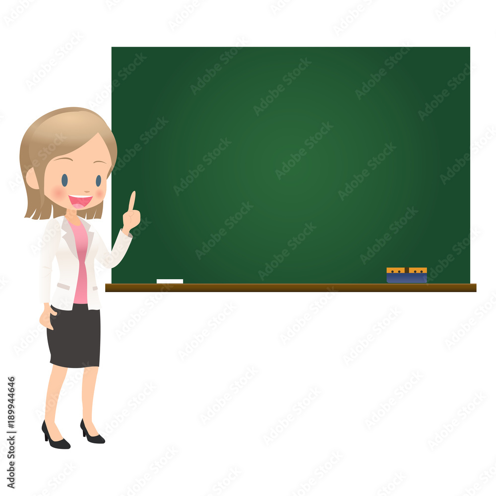 黒板を使って説明するスーツ姿の若い女性会社員 黒板を使って説明するスーツ姿の若い女性会社員