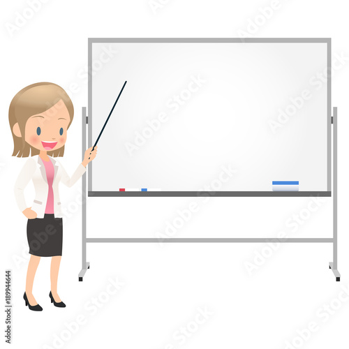 ホワイトボードを使って説明するスーツ姿の若い女性会社員