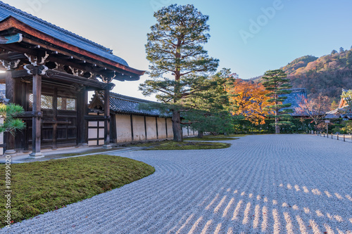 日本の秋 京都嵐山 天龍寺の紅葉 photo