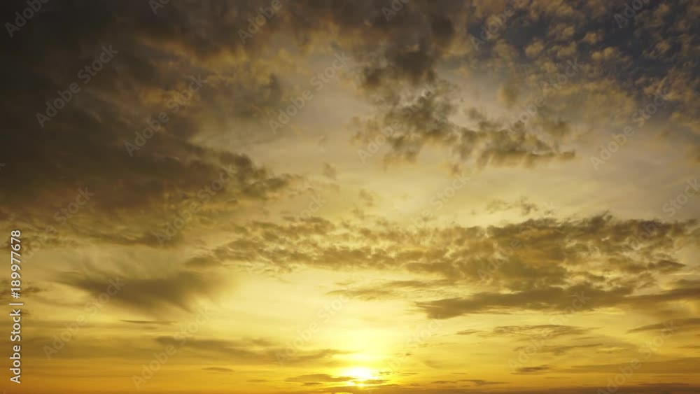 Beautiful tropical sky at sunset, timelapse 4k
Beautiful tropical sky at sunset, timelapse 4k