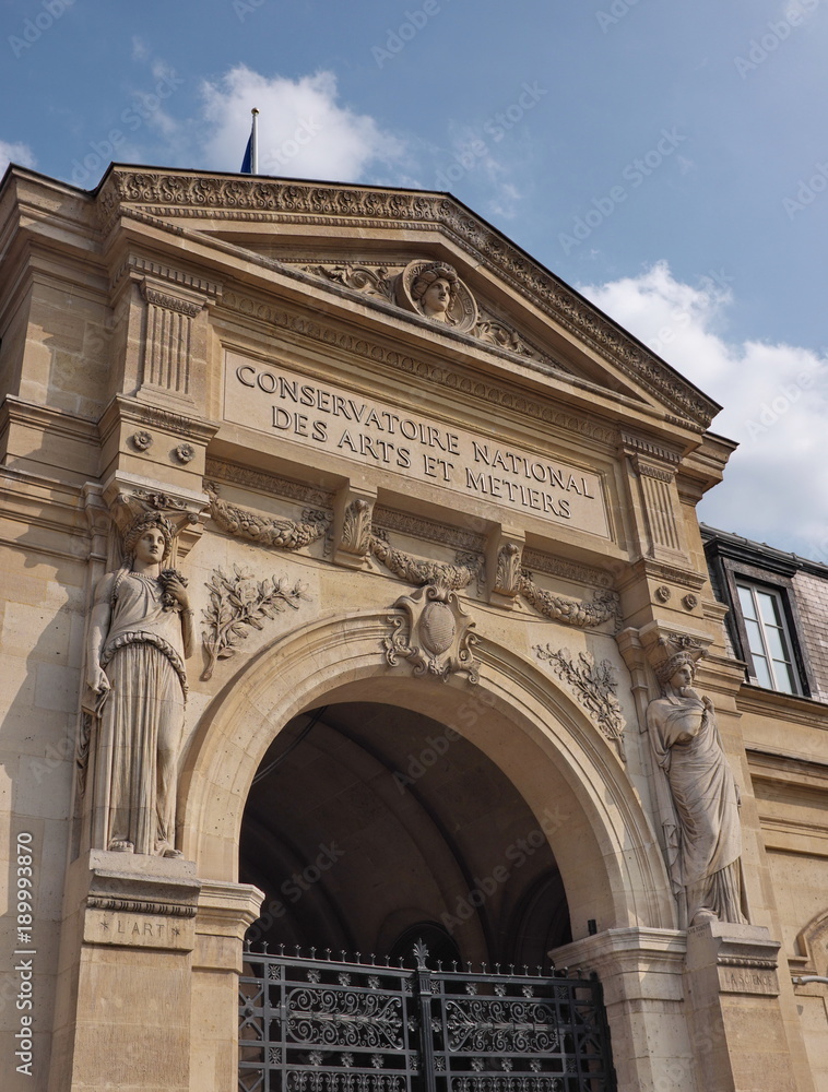 Obraz premium Conservatoire National des Arts et Métiers.