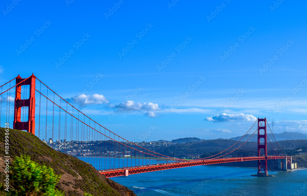 Ausblick auf die Golden Gate Bridge in San Francisco, Marin Headlands, San Francisco im Hintergrund, USA, Kalifornien