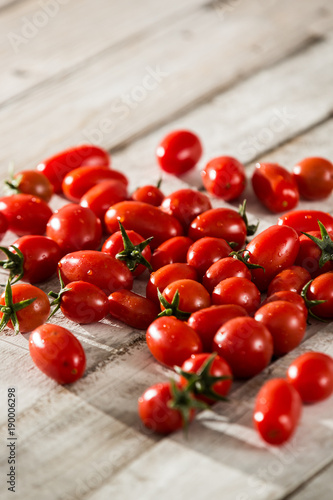 grupo de tomate cherry de diferentes variedades