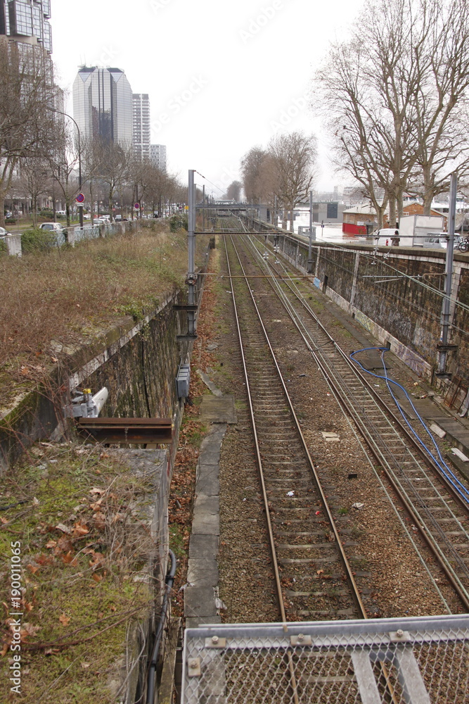 Fototapeta premium Voie ferrée à Paris