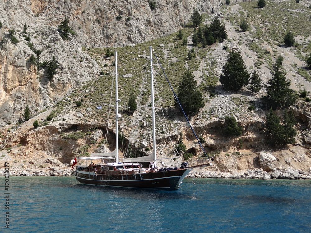 Φωτογραφία Wooden turkish sailng boat gulet near Symi Island