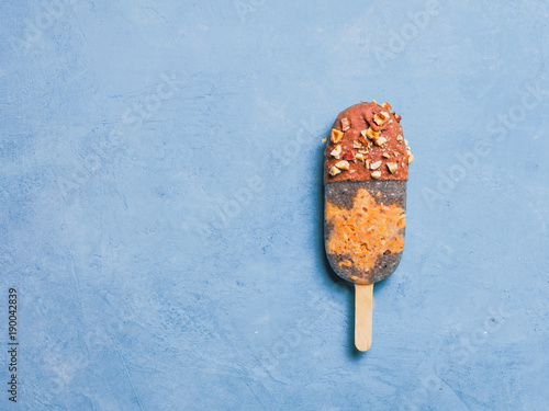 Chia popsicle with raw carrot cake and chocolate