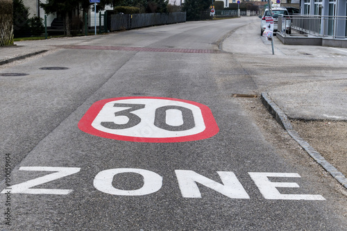 tempo 30 zone in the city