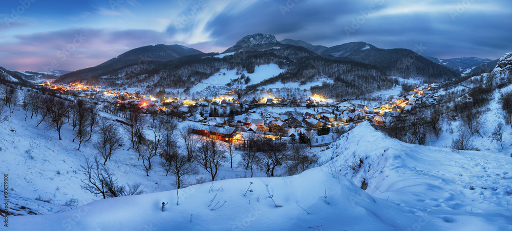 Obraz premium Night at Winter with beautiful village, Slovakia