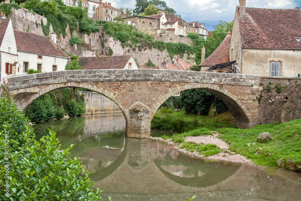 Semur en Auxois, Le pont Pinard, Côte d'Or, Bourgogne