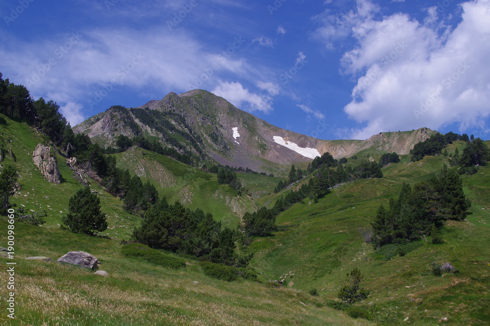 Paysage de montagne en Capcir dans les Pyrénées Orientales vallée du Galbe