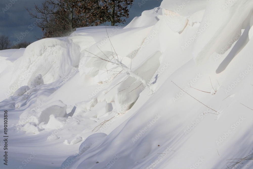 Schneewehe, Verwehungen, Schneeverwehungen, harter Winter, Schneesturm, Winterdienst Schneewehe, Verwehungen, Schneeverwehungen, harter Winter, Schneesturm, Winterdienst