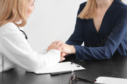 Female doctor consulting yo...