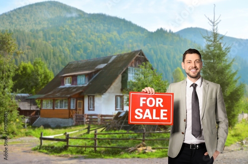 Attractive real estate agen...