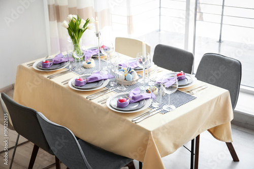 Beautiful festive Easter ta...