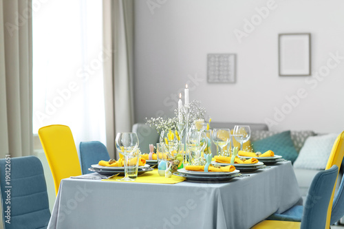Beautiful festive Easter ta...