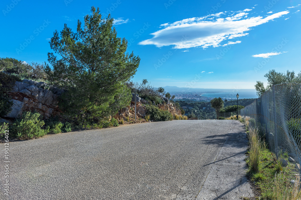 Straße bergab nach Palma Straße bergab nach Palma