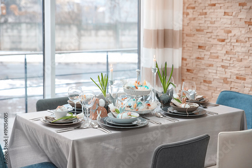 Beautiful Easter table sett...