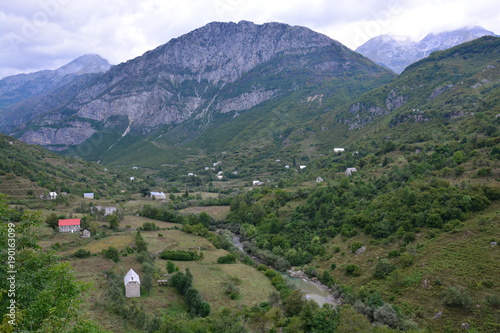 Blick üner Curraj I Epern auf albanische Alpen
