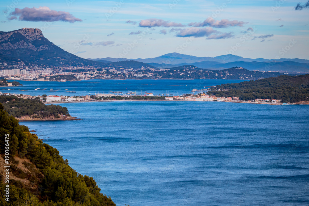 Vue de la côte depuis la Route Forestière sur la Corniche Varoise