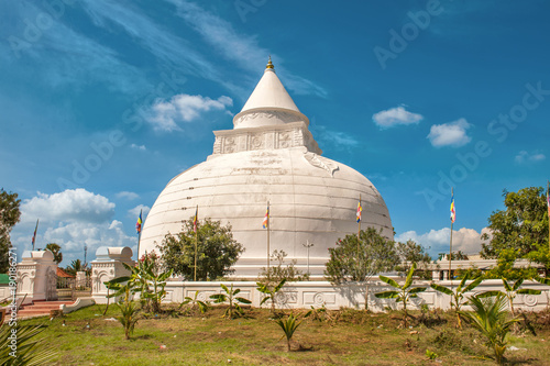 Tissamaharama Raja Maha Viharaya stupa photo