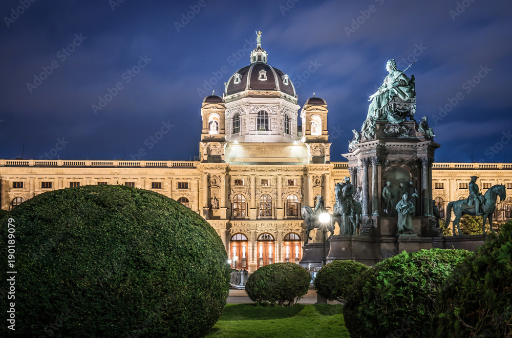Fototapeta premium Maria Theresia Monument, in Vienna, Austria.