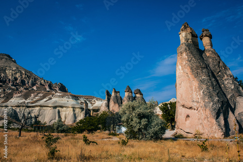 Die große Touristenattraktion von Kappadokien. Kappadokien ist auf der ganzen Welt bekannt als einer der besten Orte, um mit Heißluftballons zu fliegen. Göreme, Kappadokien, Türkei photo