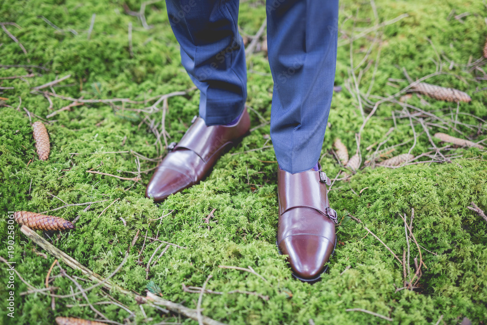 groom shoes