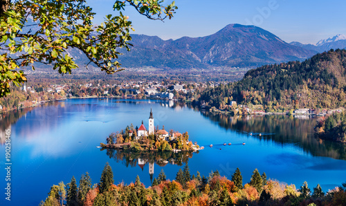 Obraz na plátně Bled, Slovenia - Panoramic aerial view of Lake Bled with Church of the Assumptio