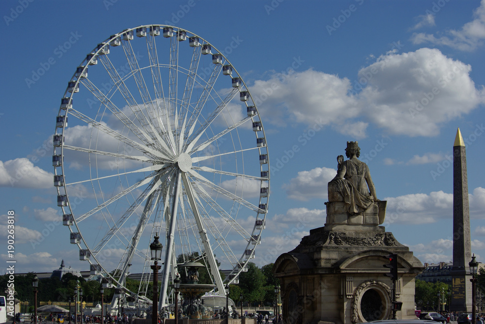 Place de la Concorde en été à Paris, France