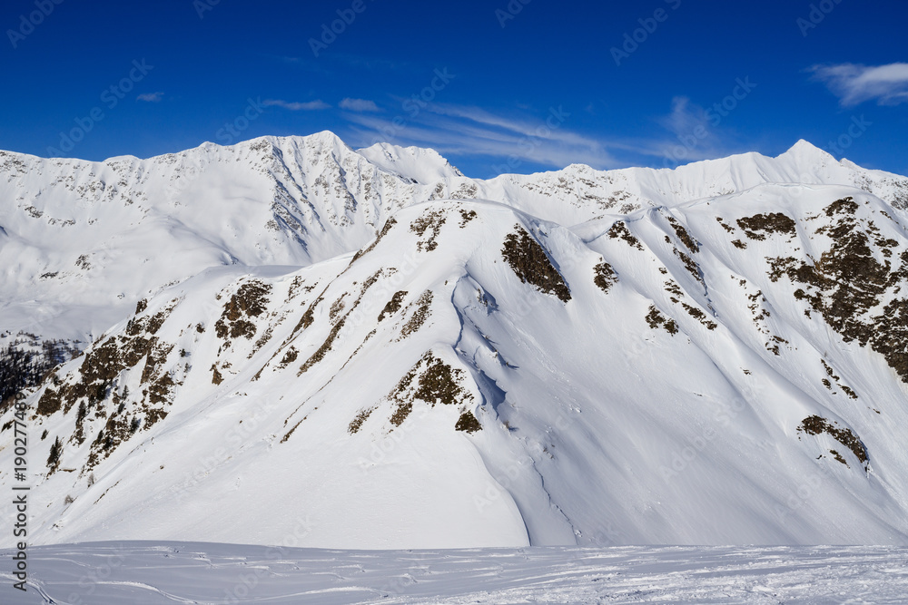 panorama invernale dalla cima del pizzo Foisc, nelle alpi Lepontine (Svizzera)