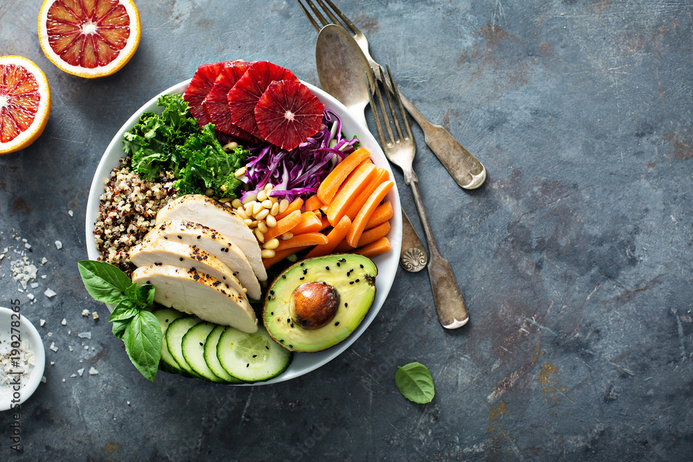 Healthy lunch bowl with chicken and quinoa - obrazy, fototapety, plakaty 