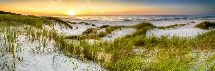 Leinwandbilder Dünen Küstendünen am Meer Panoramablick  © hajdar