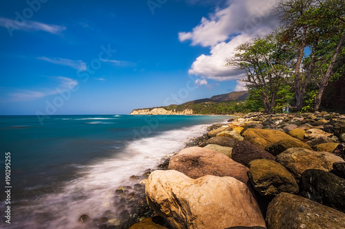 Φωτογραφία A long exposure image on a lovely day along the Beach in White Horses, St Thomas, Jamaica