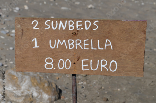 2 Sunbeds 1 Umbrella