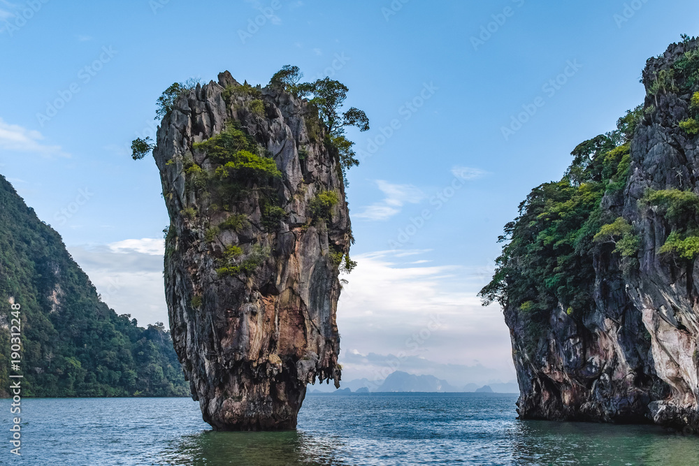 Obraz premium Iconic Island in Phang Nga Bay, Thailand